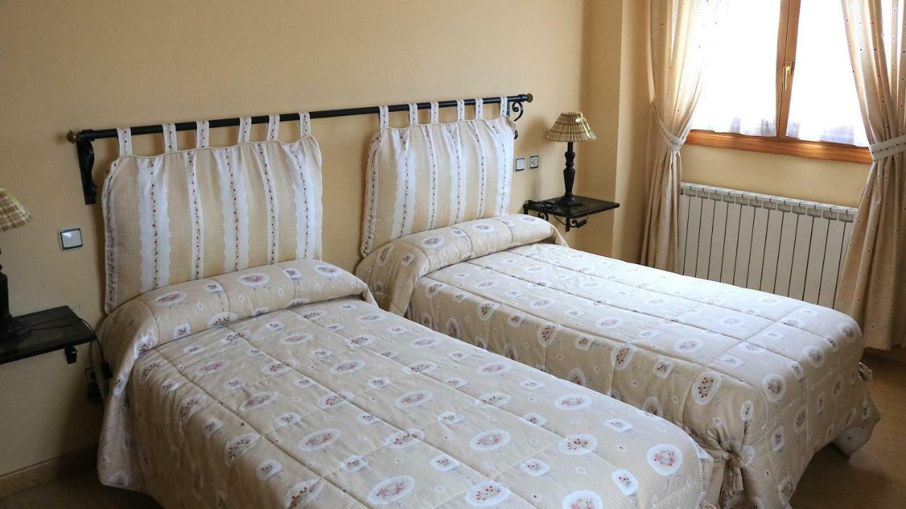 Hotel Miralba Alba de los Cardaños Eksteriør billede
